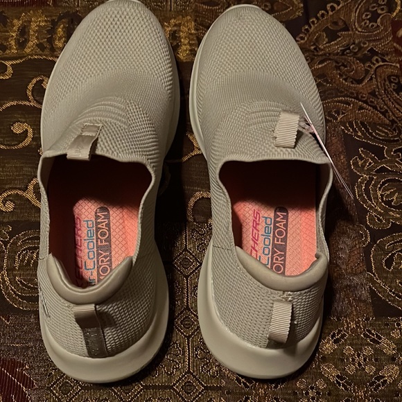 Skechers Air Cooled Memory Foam Slip On - Picture 4 of 7